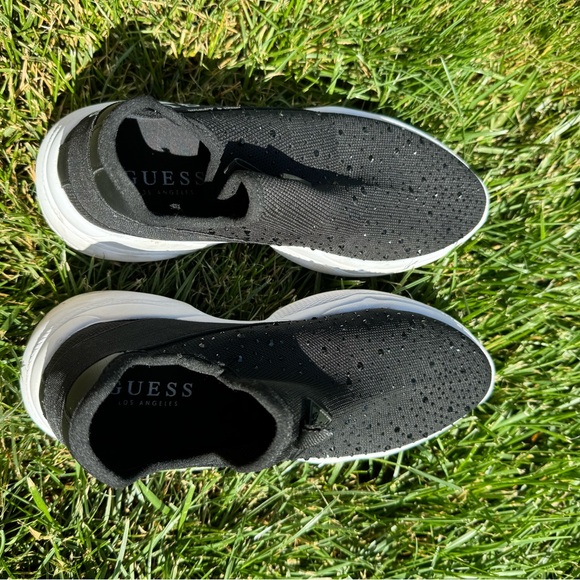 Size 7 Guess Slip On - Picture 3 of 6